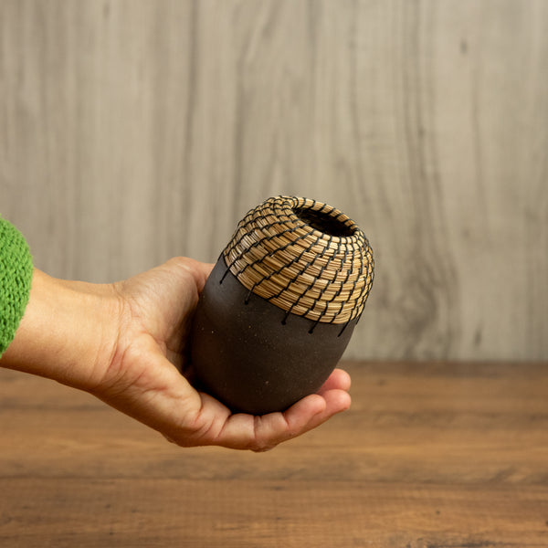 Mini vase in Black Clay