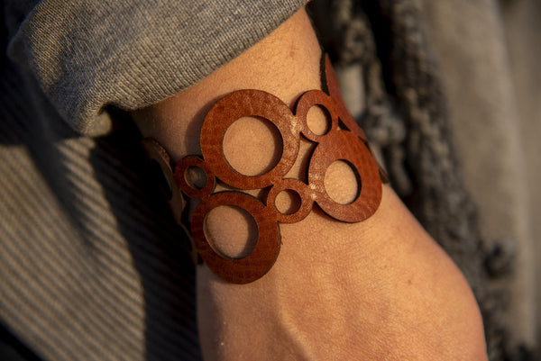 Mid Cen Mod Circle Leather Bracelet